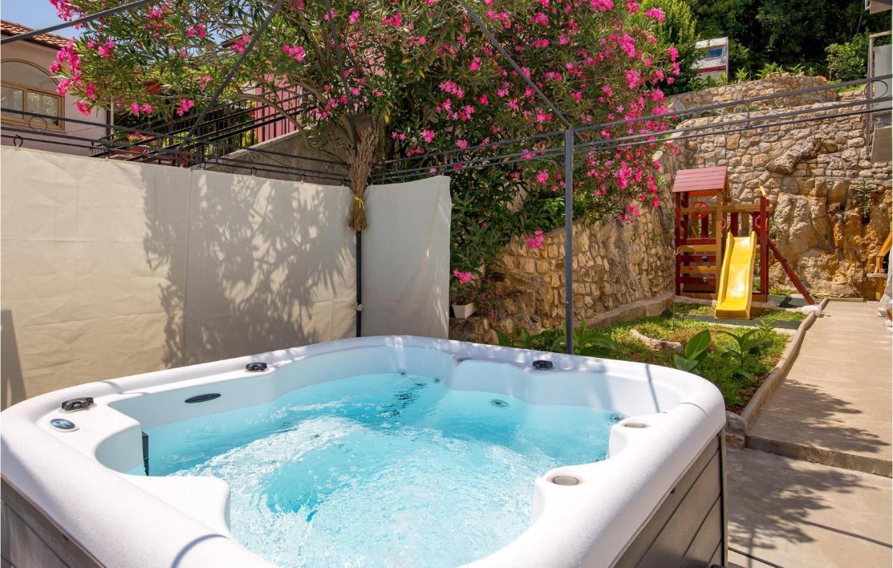 1 Bedroom Gorgeous Apartment In Mošćenička Draga 外观 照片