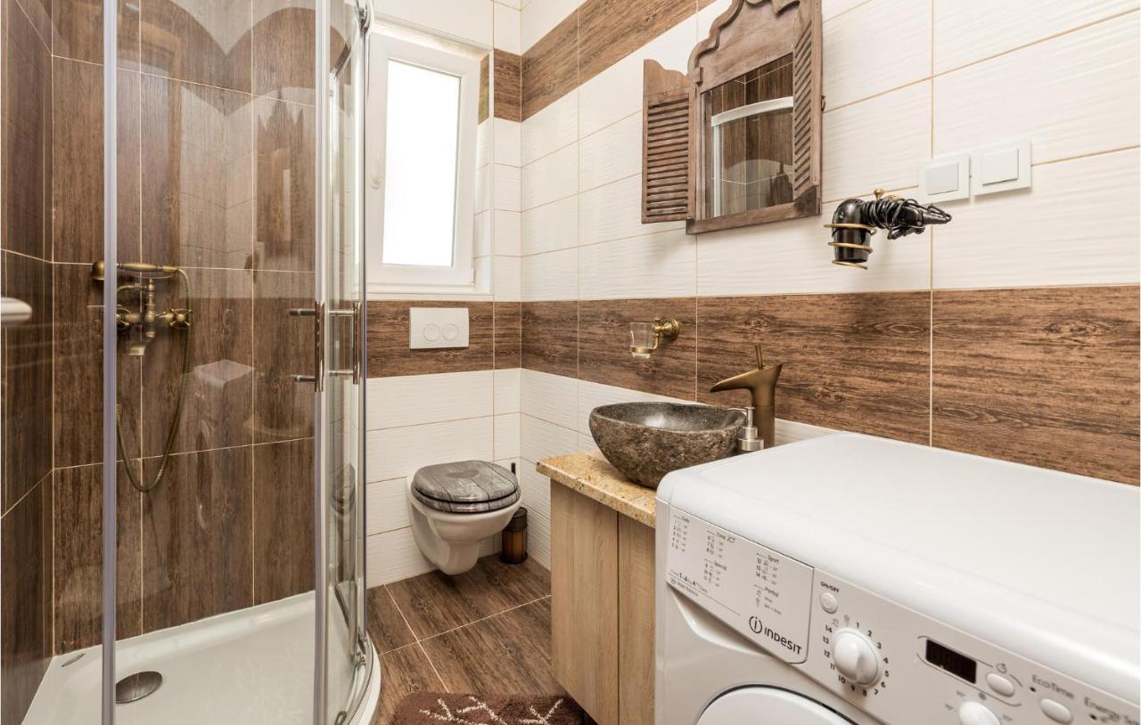 1 Bedroom Gorgeous Apartment In Mošćenička Draga 外观 照片