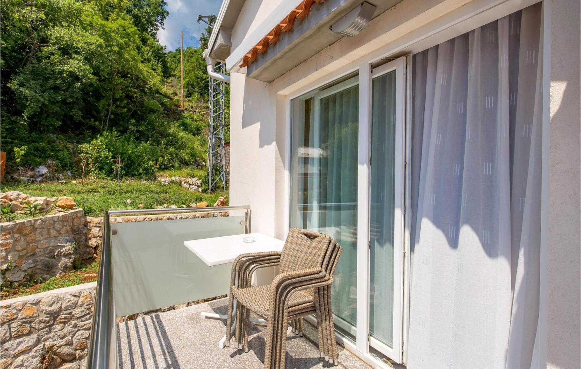 1 Bedroom Gorgeous Apartment In Mošćenička Draga 外观 照片